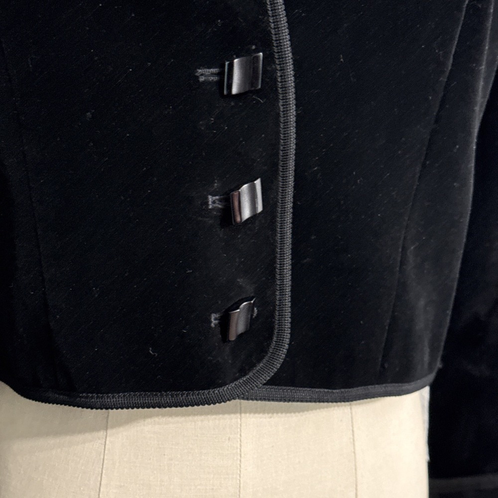VTG Jaeger Black Velvet Short Cropped Fitted Blazer Jacket Sz 10 Great Britain - Picture 2 of 11
